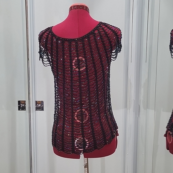 Unique scallop weave oil slick beaded top - Picture 4 of 6